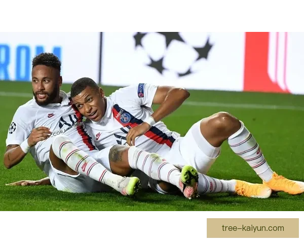 荷兰德容中场节拍器表现稳健，正在为球队逐步贡献核心力量