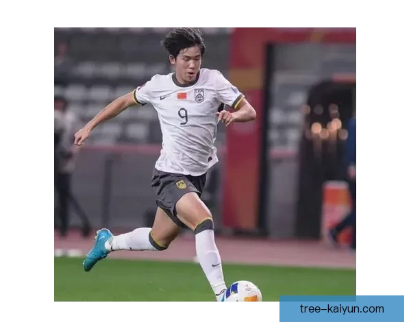 中国足球近期表现稳健，备受期待的未来值得关注