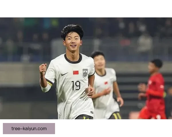 亚洲杯青年才俊表现稳健，新星崛起备受期待
